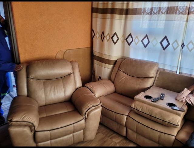 3 BEDROOM HOUSE FOR SALE IN ROCKLANDS